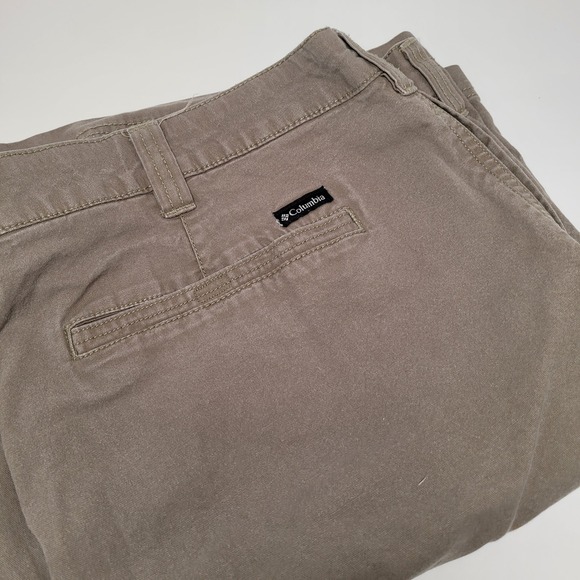 Columbia Other - Columbia Utility Shorts Mens 44 Taupe Excellent Regular Fit Stretch AM0184